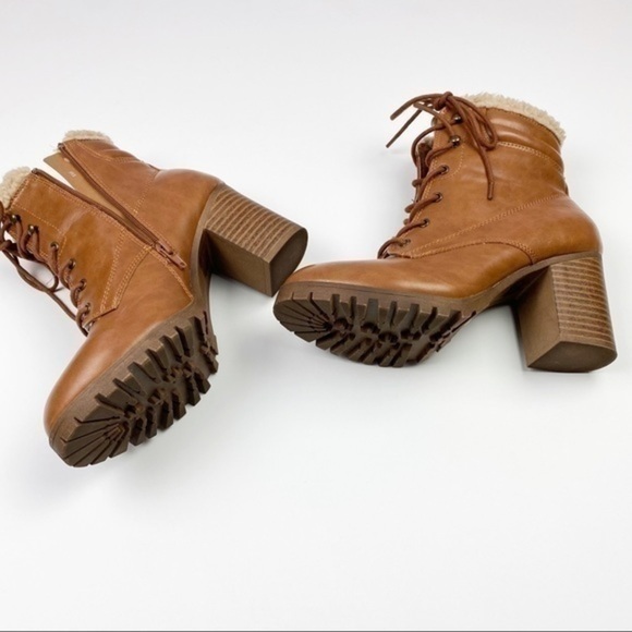 Cognac brown booties with Sherpa lining trim - Picture 11 of 16